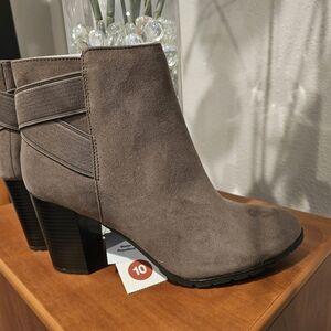 a new day Block Heel Faux Suede Ankle Booties Size 10